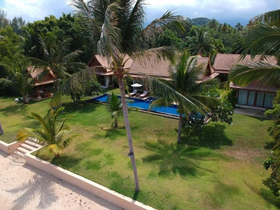 MJ Beautiful sunset beach house Villa in Ko Samui
