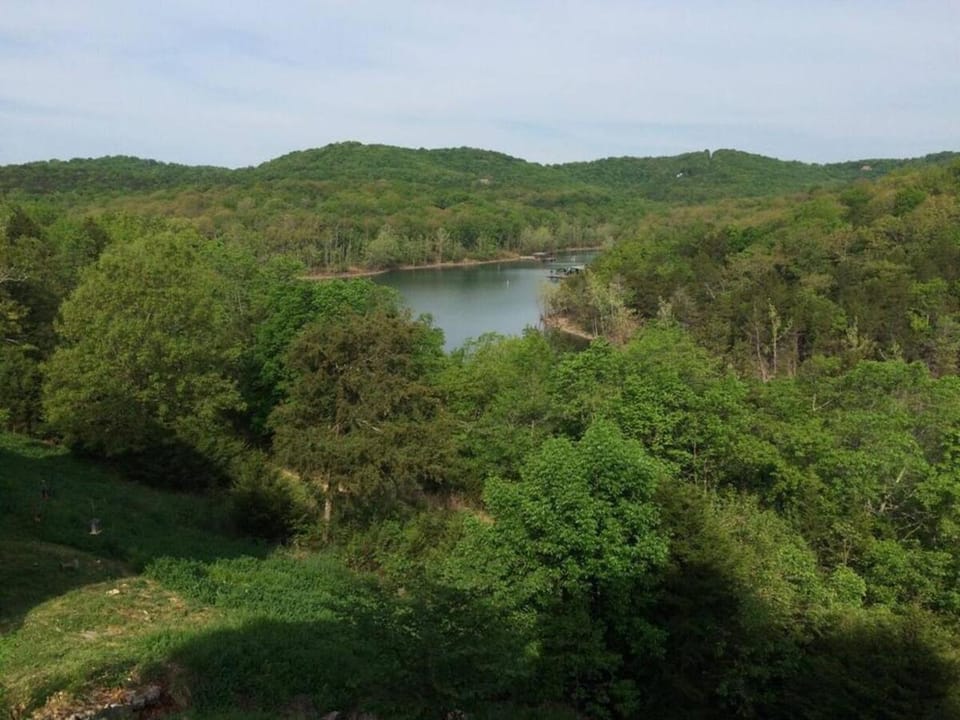 Lakeside Laziness 28-4 By SDC, Big Deck, Pool, Hot Tub, Pets Ok, Resort On Lake Apartment in Indian Point