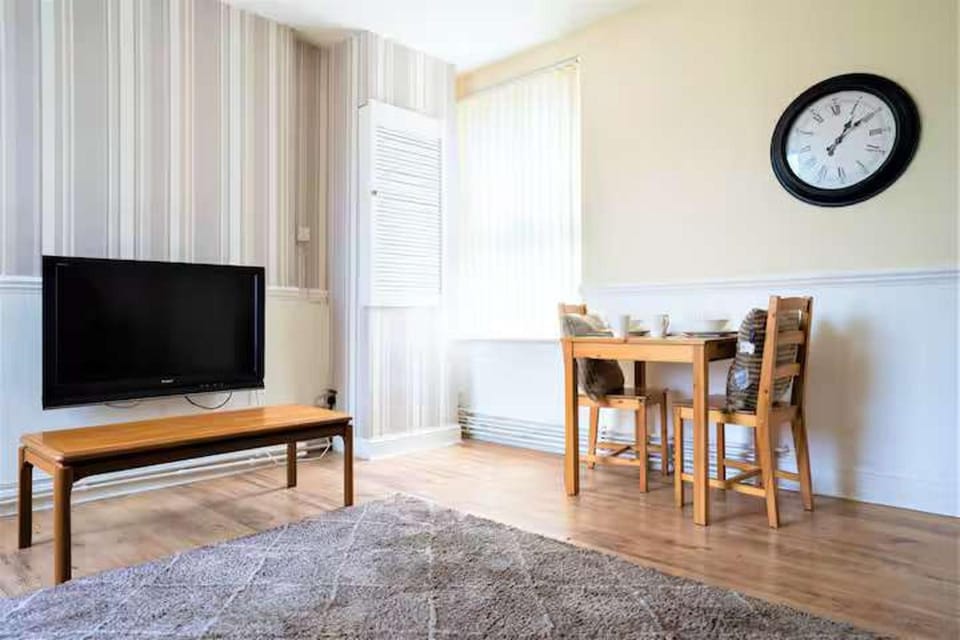 TV and multimedia, Dining area