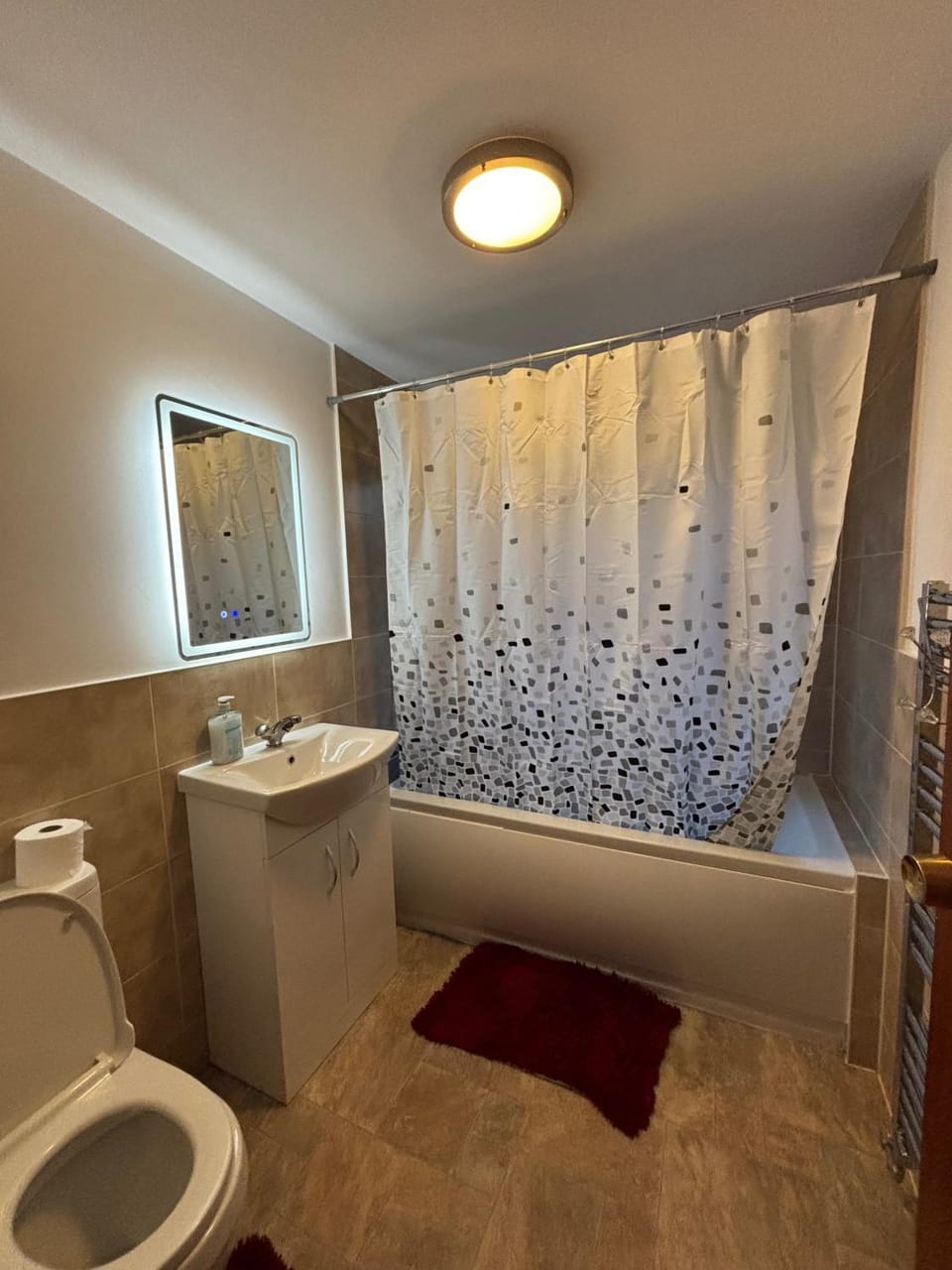 2 Bed-Sleeps 5-Private Garden-Free Parking House in Wycombe District