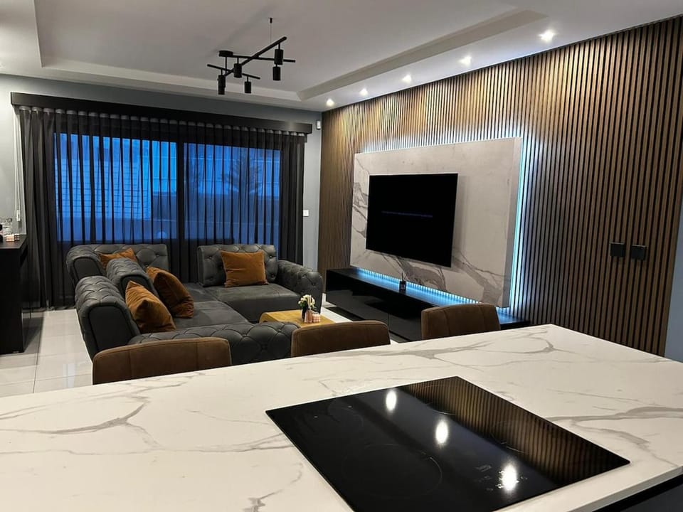Living room, Evening entertainment
