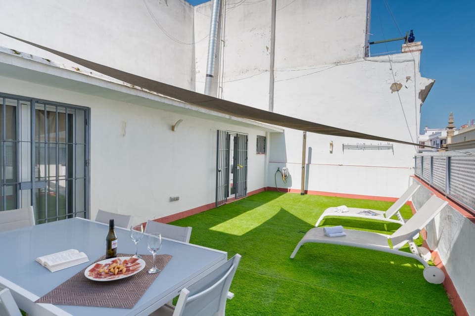 Garden, Balcony/Terrace, Food and drinks, Seating area, Dining area, sunbed