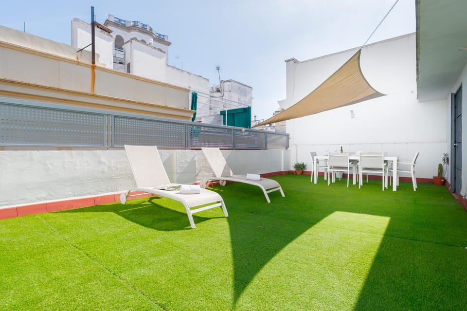 Seating area, sunbed