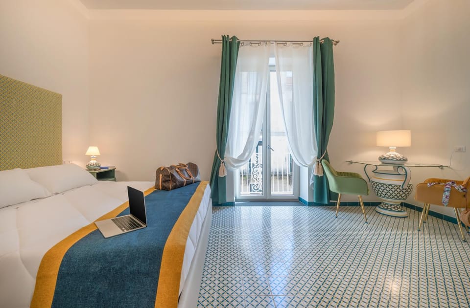 Bedroom, air conditioner