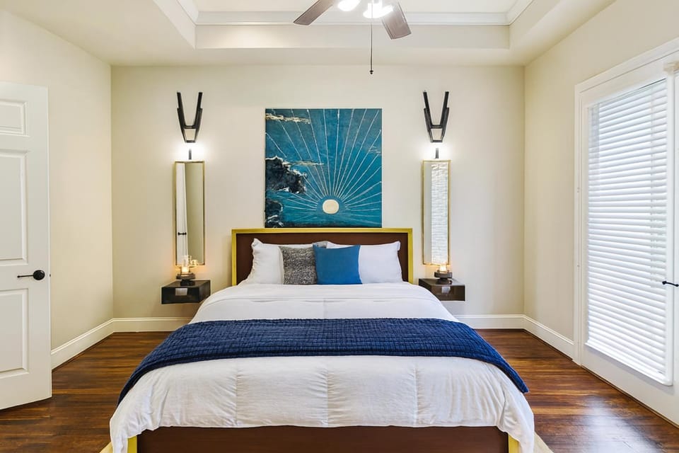 Stylish Home Private Pool, King Bed & Garage House in Houston
