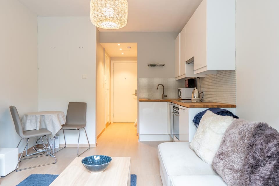 Kitchen or kitchenette, Seating area, Dining area