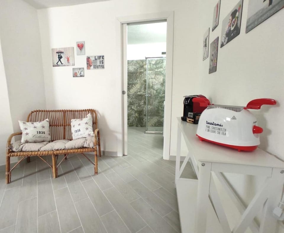 Coffee/tea facilities, toaster