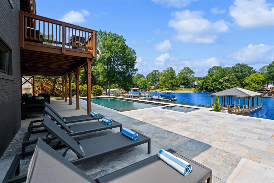 Elysian Shores House in Mooresville