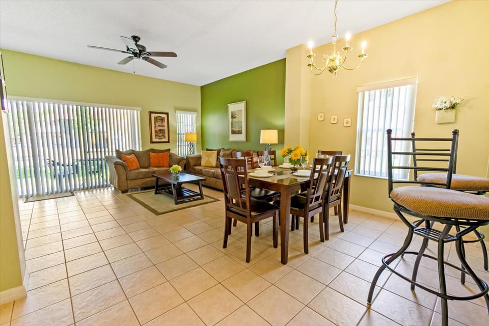 CCL8538 House in Four Corners