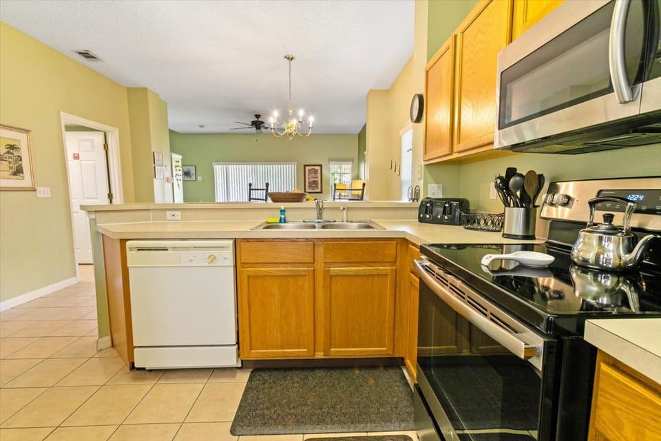 CCL8538 House in Four Corners