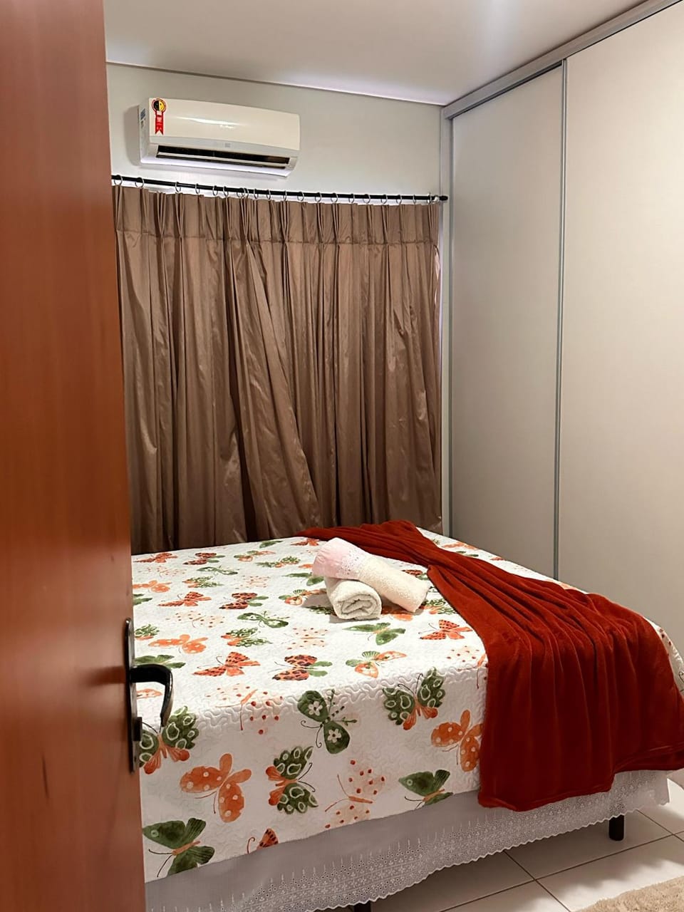 Bed, Photo of the whole room, Bedroom, wardrobe, air conditioner