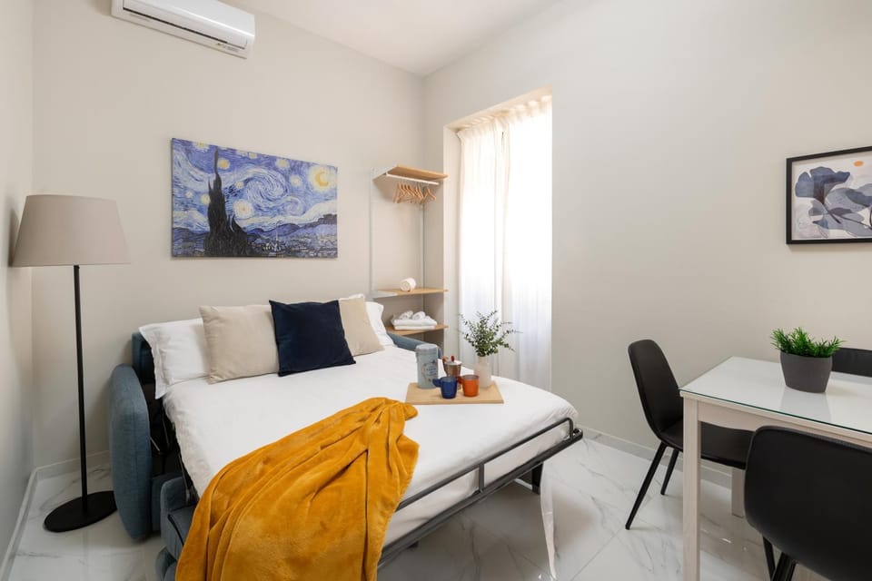 Victoria's place with terrace - San Pietro Station Apartment in Rome