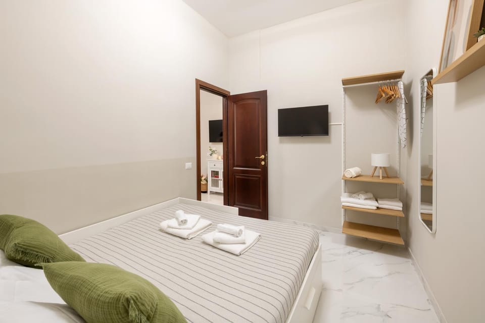 Victoria's place with terrace - San Pietro Station Apartment in Rome