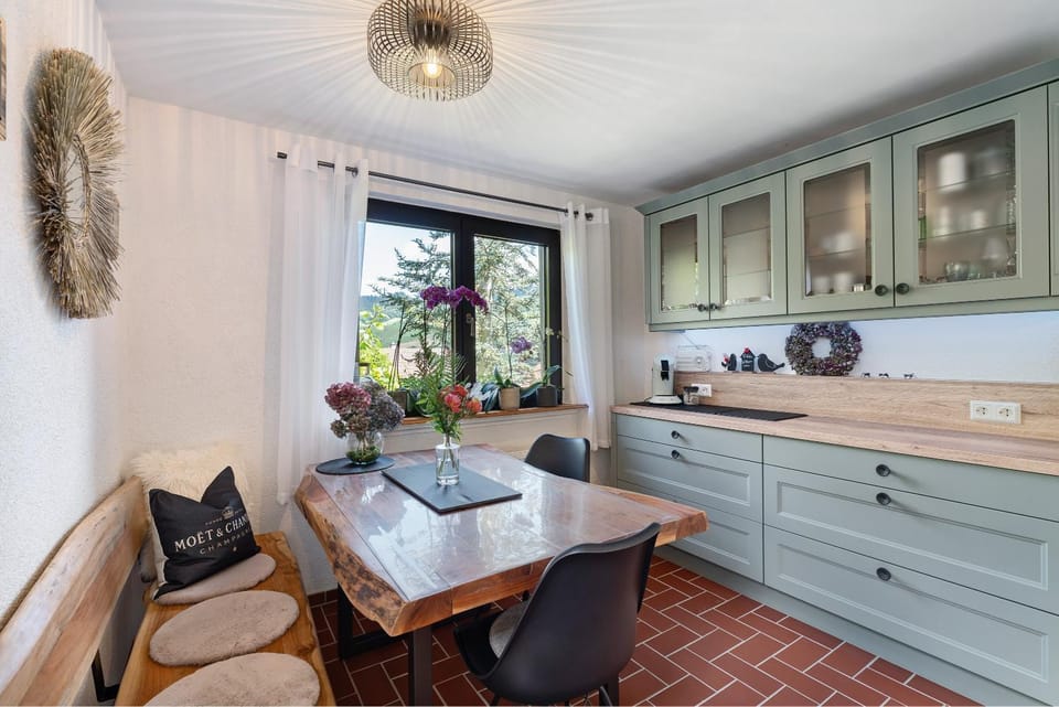 Property building, Kitchen or kitchenette, Living room