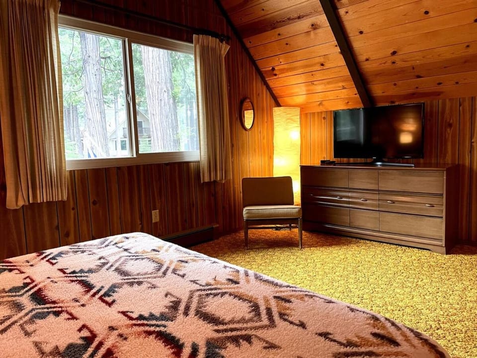 Groovy Cabin in the Woods Cabin in Sierra Nevada