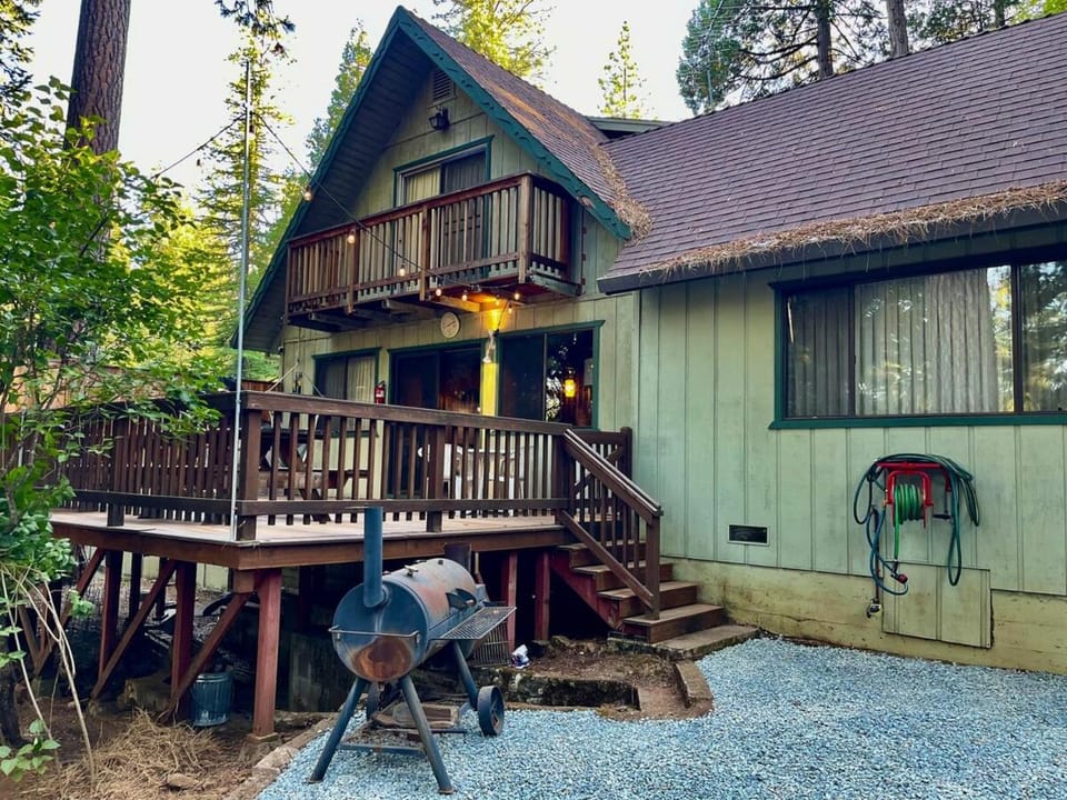 Groovy Cabin in the Woods Cabin in Sierra Nevada
