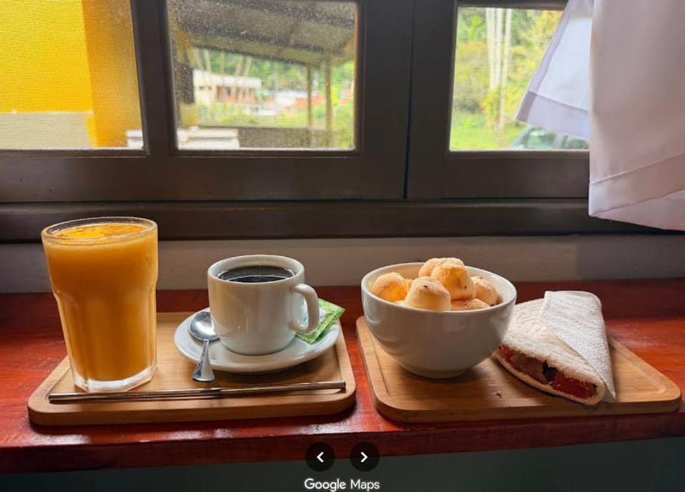 Guests, Breakfast