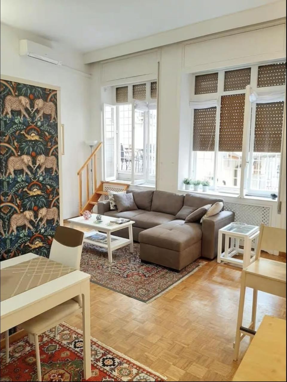 Day, Living room, Photo of the whole room, Seating area