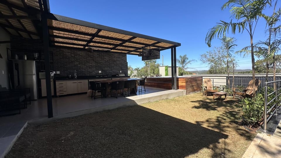 Garden, Hot Tub, kitchen