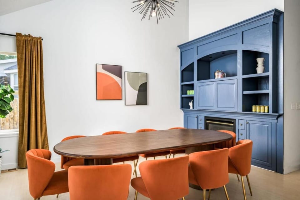 Seating area, Dining area