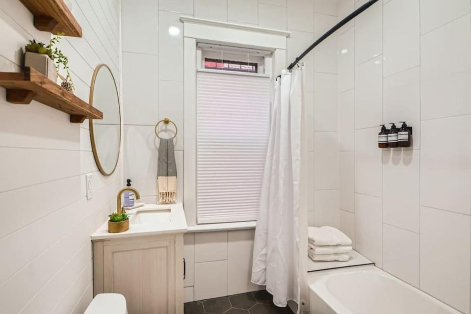 Toilet, Bathroom, Bath, towels