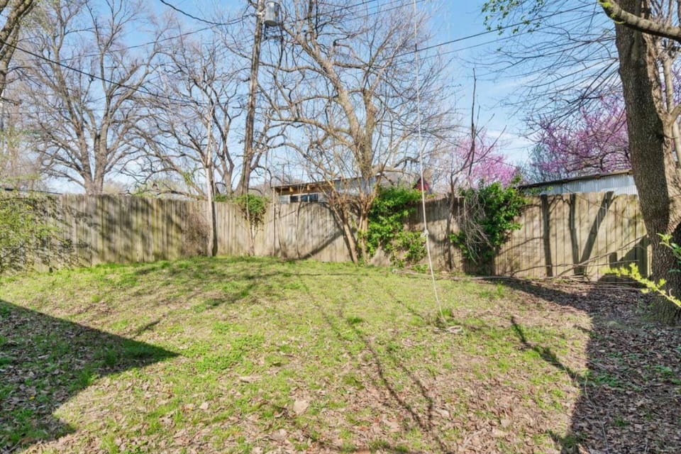 Sunshine Cottage House in Memphis