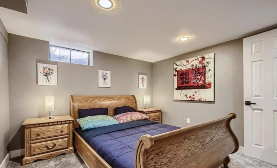 Bed, Photo of the whole room, Bedroom