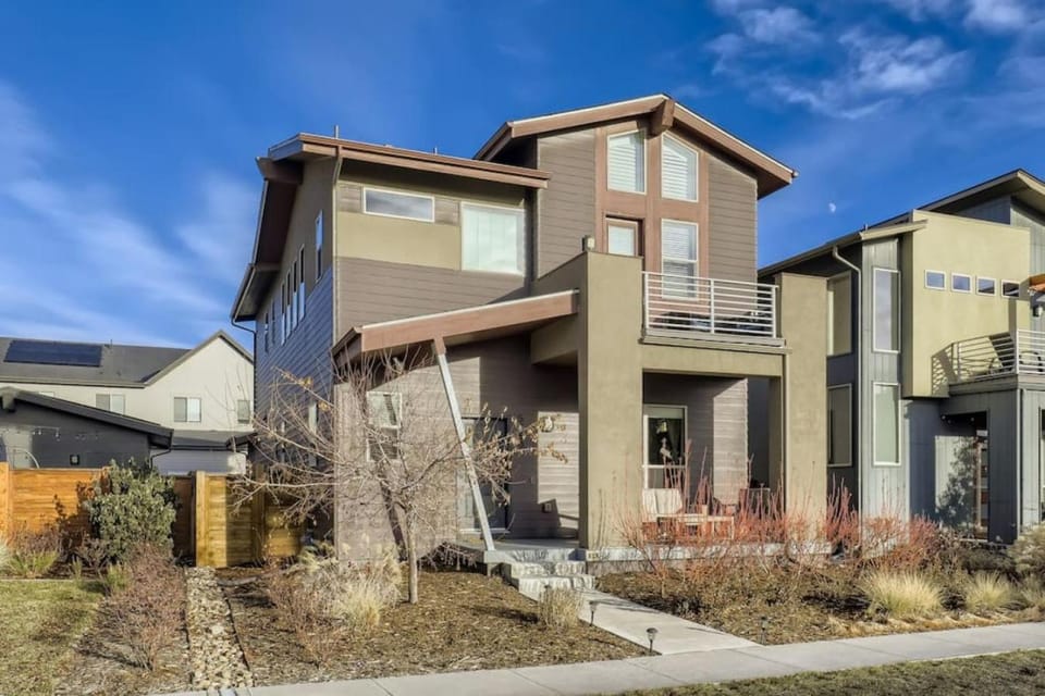 Property building, Garden, Garden view