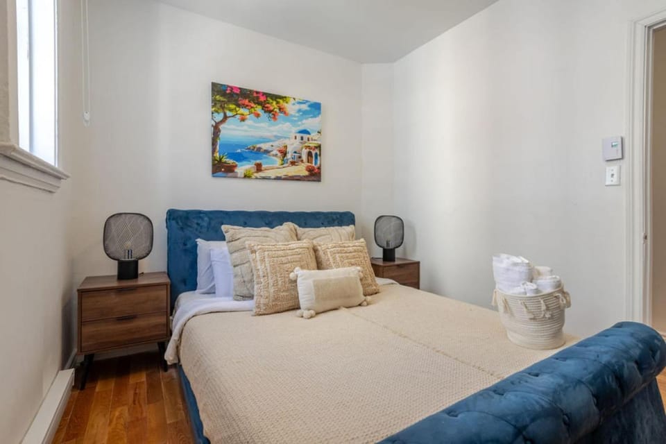 Prime Location Gorgeous 4BR Downtown MTL Apartment in Montreal