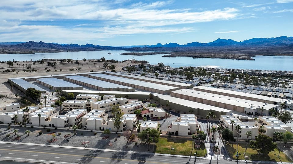 Great Townhome on the Island Launch your boat in minutes House in Lake Havasu City