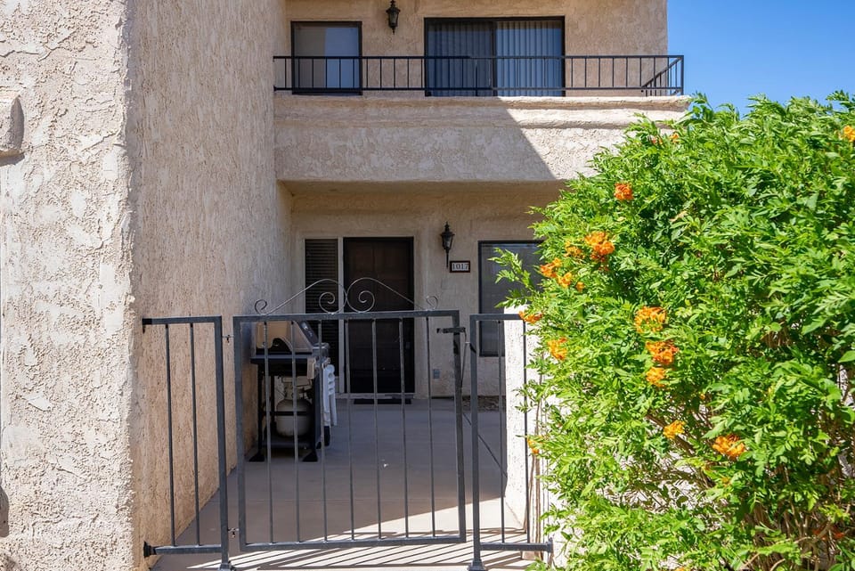 Great Townhome on the Island Launch your boat in minutes House in Lake Havasu City