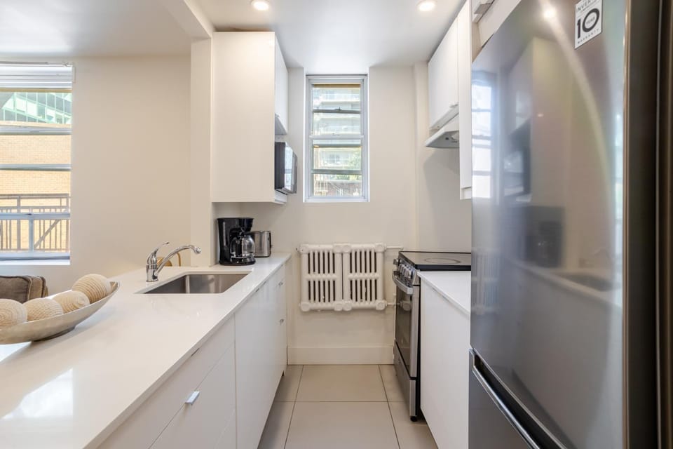 Coffee/tea facilities, Kitchen or kitchenette, heating, internet, microwave, oven, stove, air conditioner