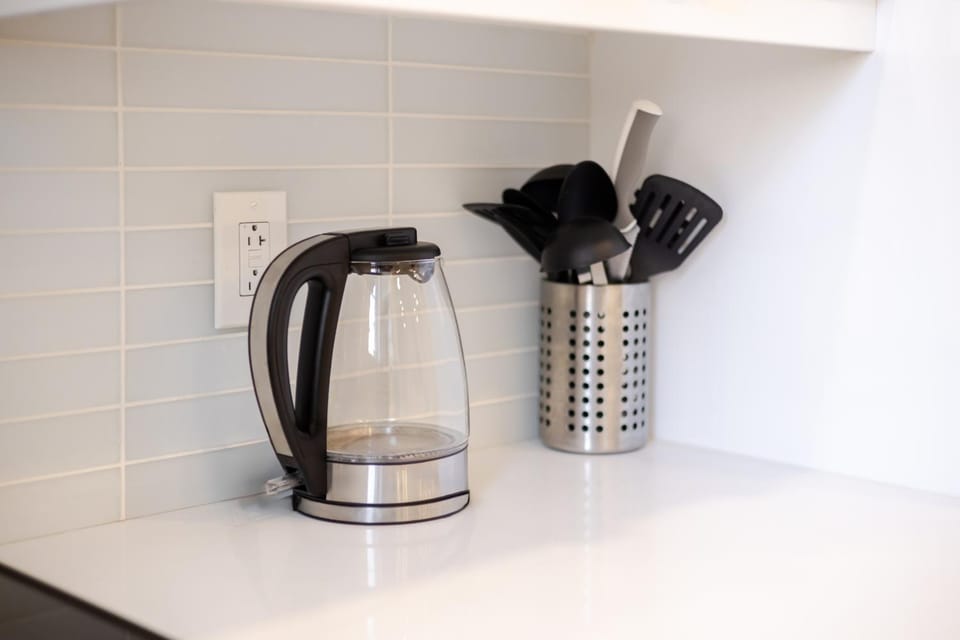 Kitchen or kitchenette, heating, internet, air conditioner