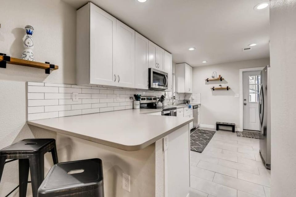 Kitchen or kitchenette, Dining area, dishwasher, oven, stove, toaster