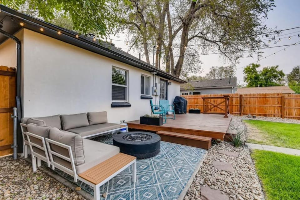 Patio, Seating area