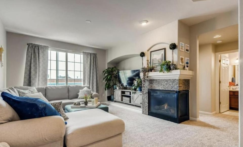 TV and multimedia, Living room, Seating area