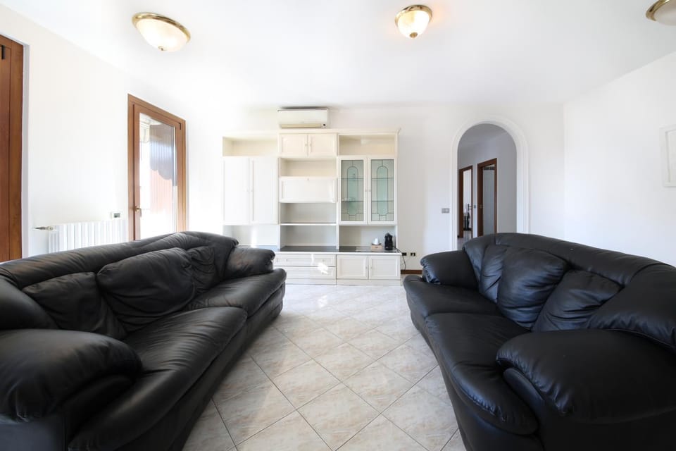 Living room, Internal: Not applicable to any particular room