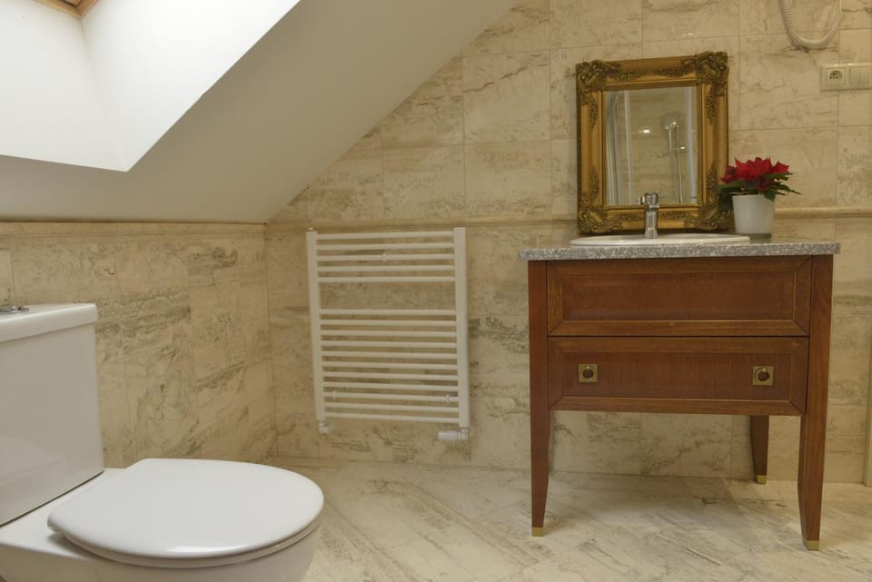 Toilet, Bathroom