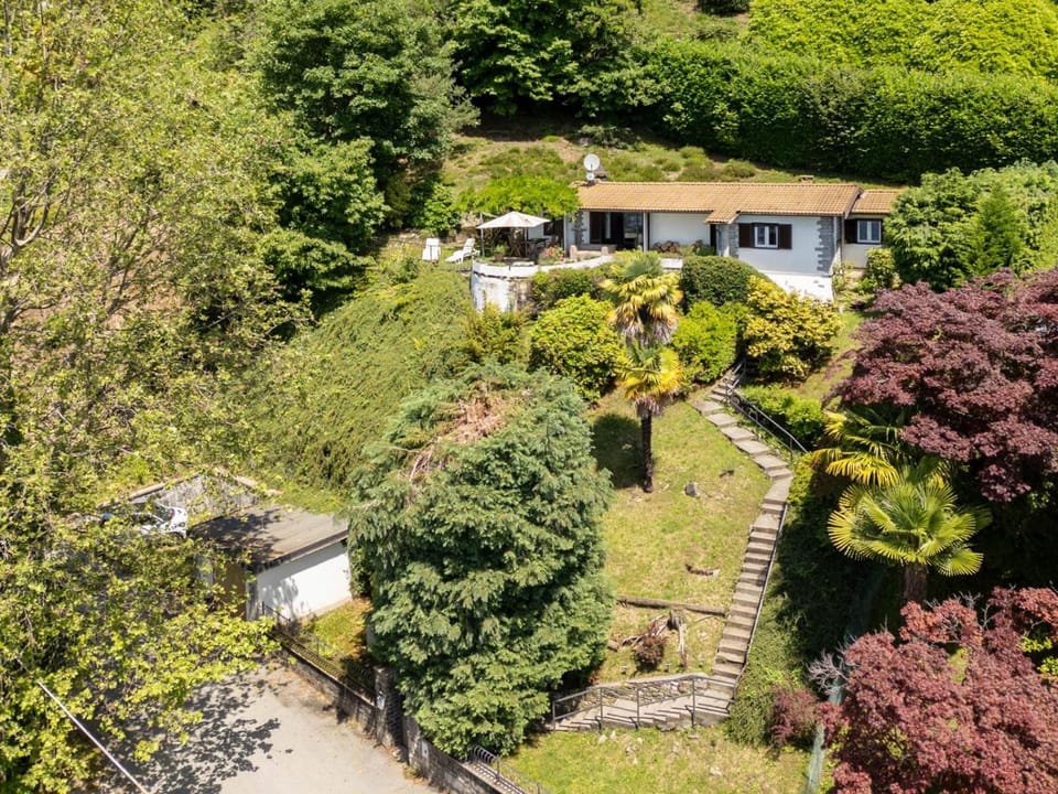Property building, Spring, Day, Natural landscape, Garden, Garden, Garden view