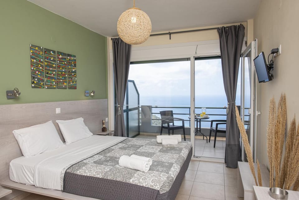 View (from property/room), Balcony/Terrace, Bedroom, Sea view