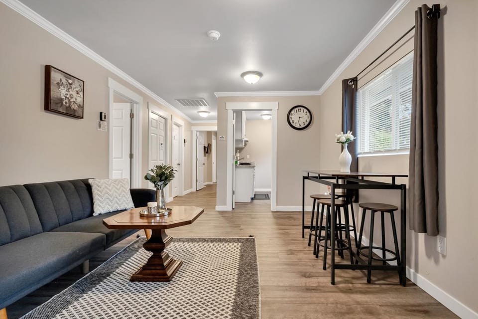Living room, Seating area, Dining area