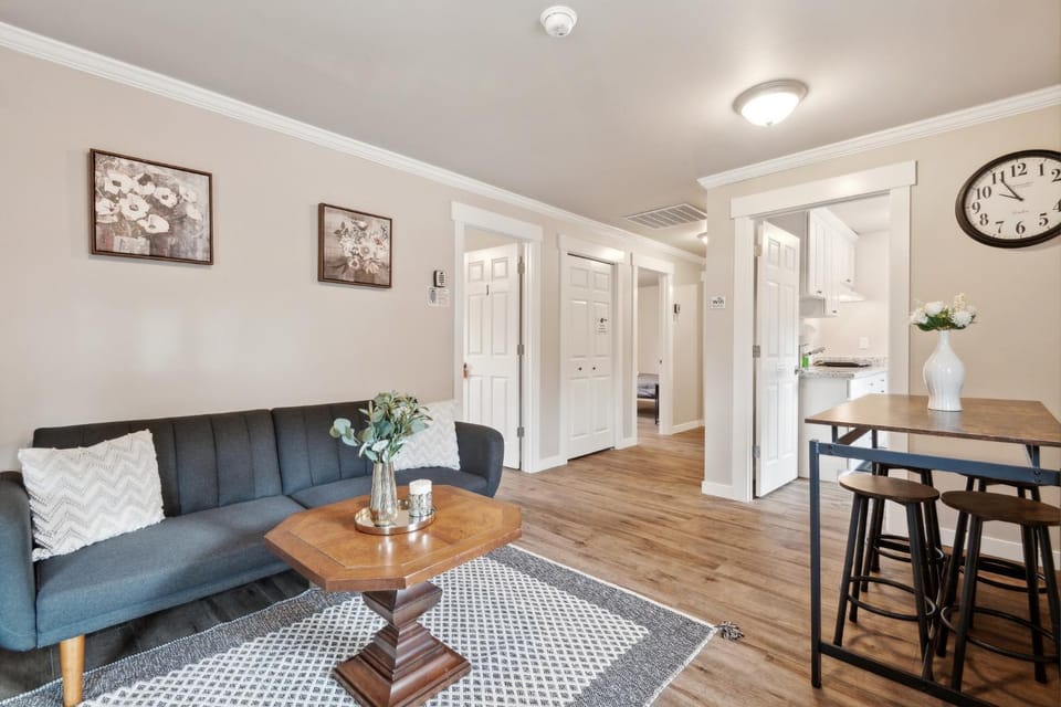 Living room, Seating area, Dining area