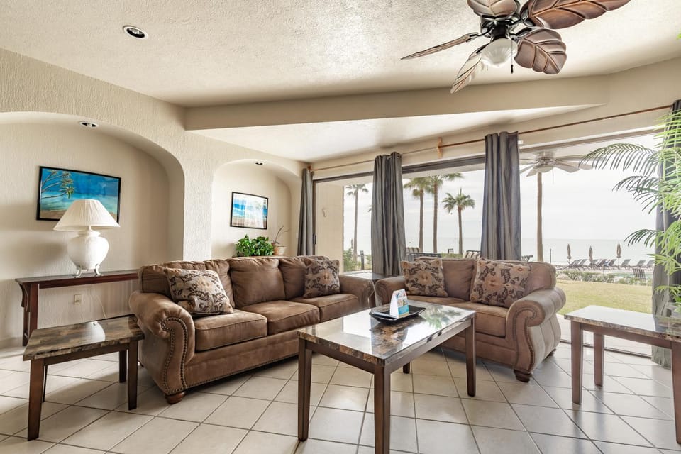 View (from property/room), Living room, Seating area