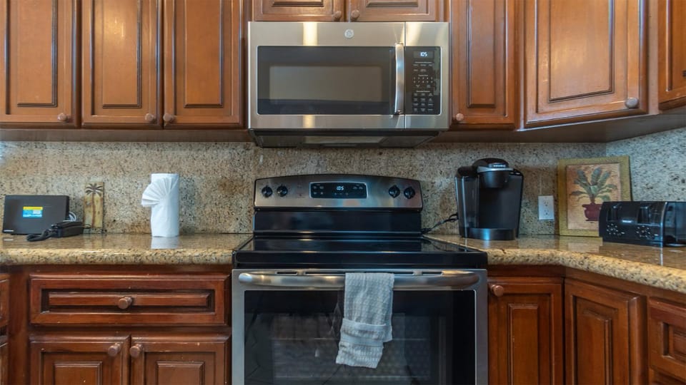 Coffee/tea facilities, Kitchen or kitchenette, dishwasher, oven, kitchen