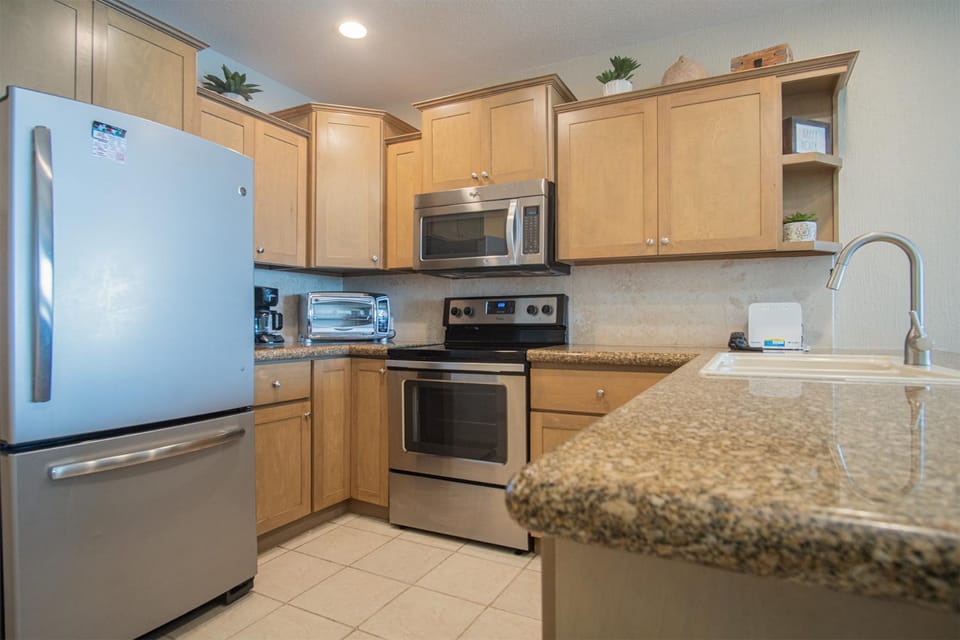 Kitchen or kitchenette, kitchen