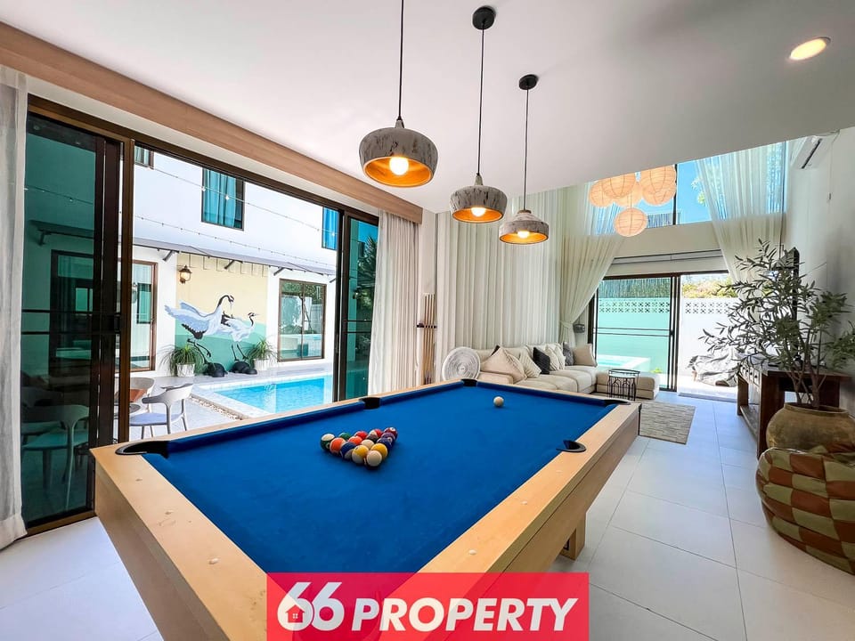 Luxury Pool Villa with Jacuzzi & Pool Table Villa in Thailand