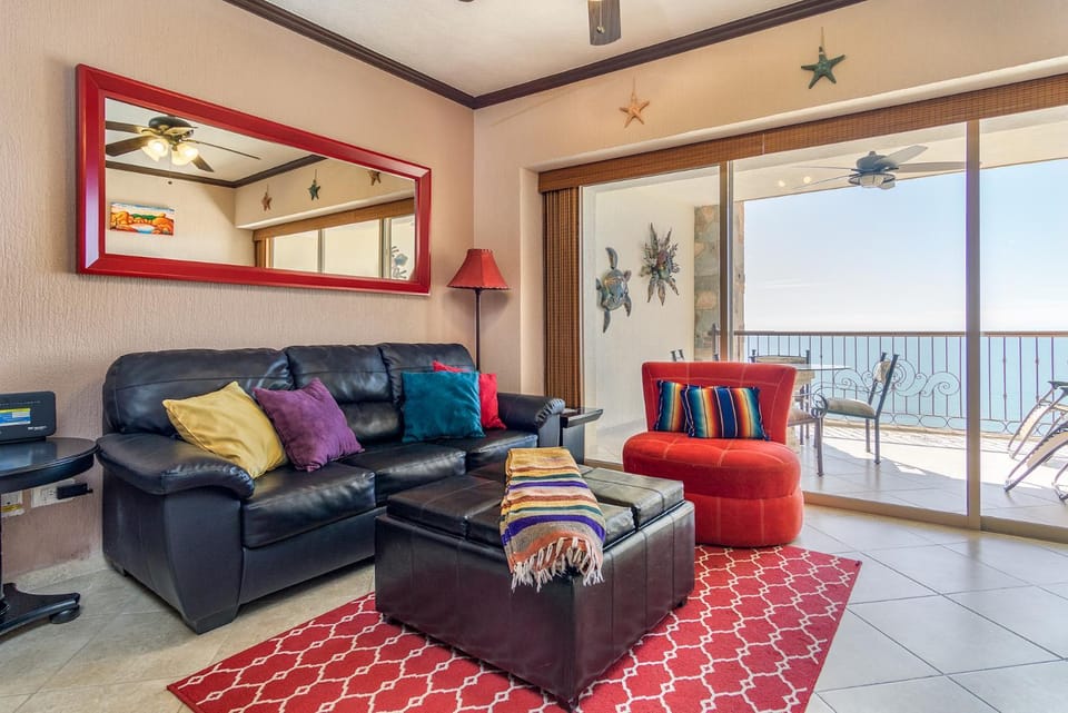 Balcony/Terrace, Living room, Seating area, Sea view