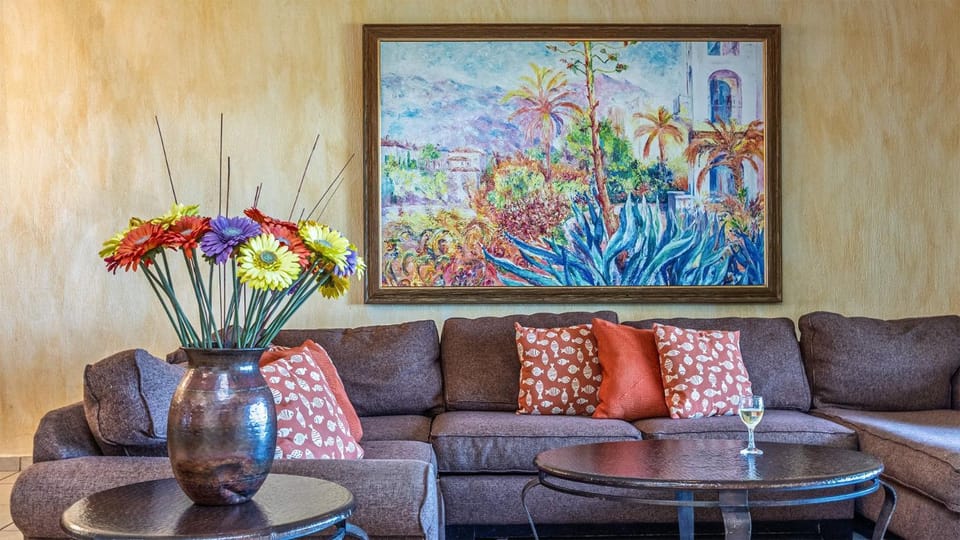 Living room, Decorative detail, Seating area
