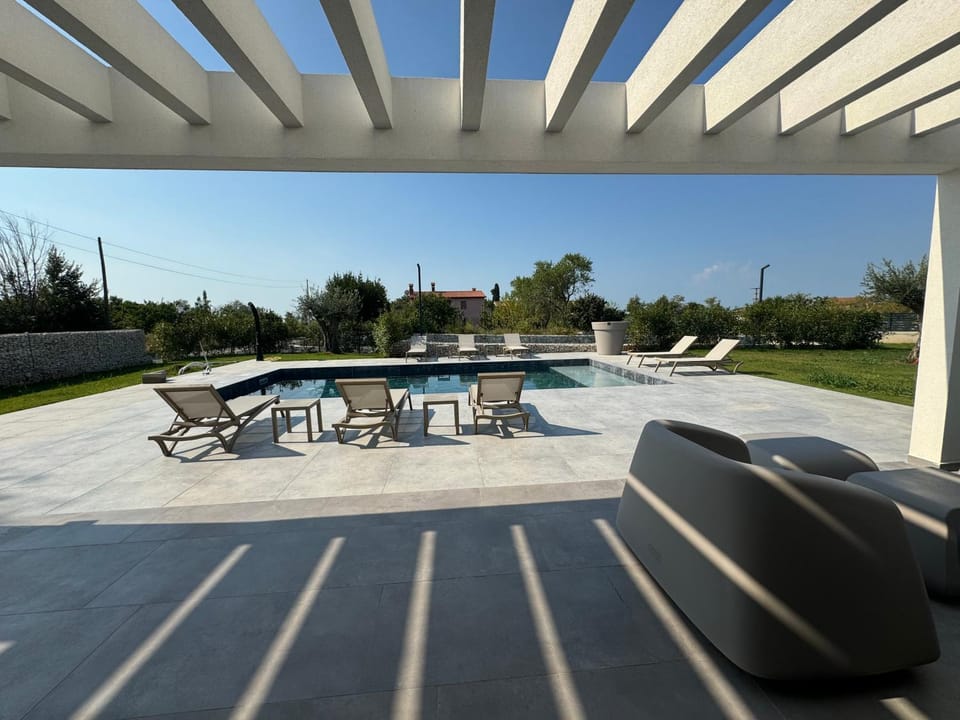 Day, View (from property/room), Pool view, Swimming pool, sunbed