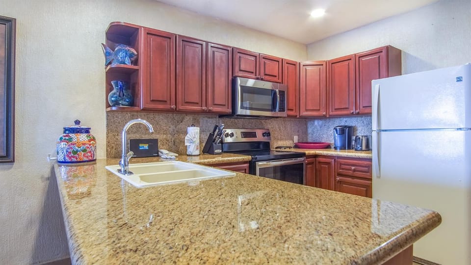 Kitchen or kitchenette, dishwasher, oven, toaster, kitchen